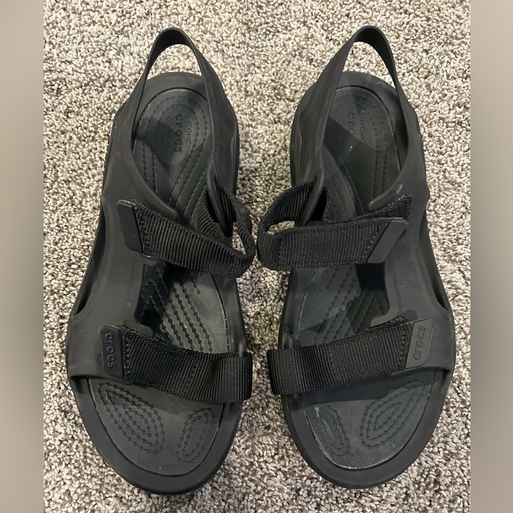 Boy’s Crocs Sandals Size Women’s 6